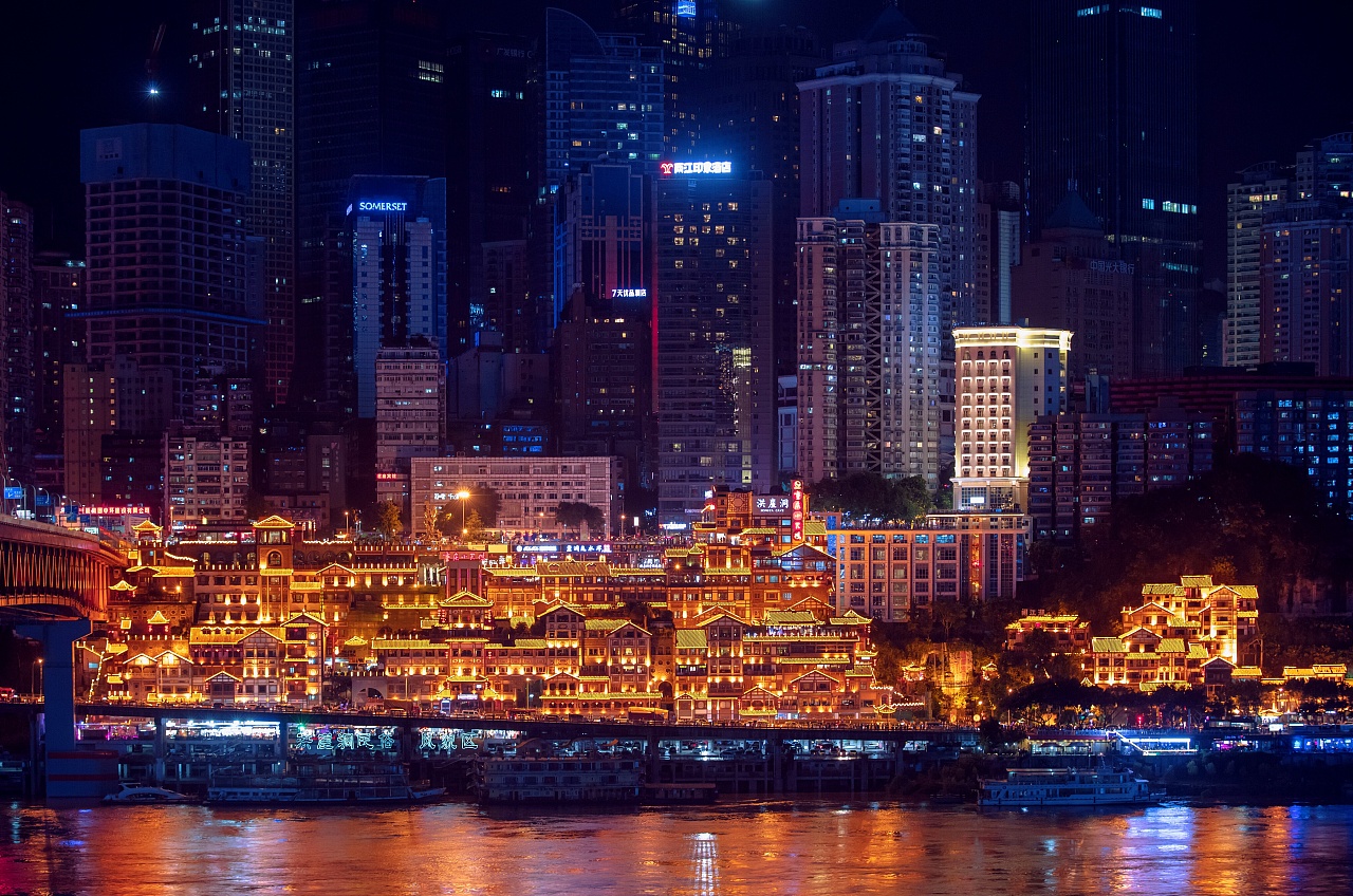 現實版的千與千尋精靈洞 重慶-洪崖洞